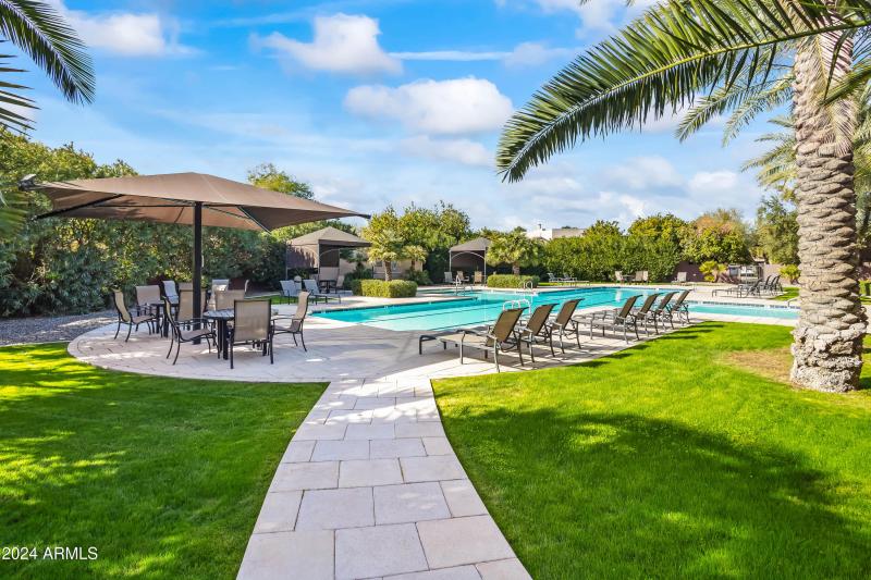 ESTATE CLUB LAP POOL + SPA