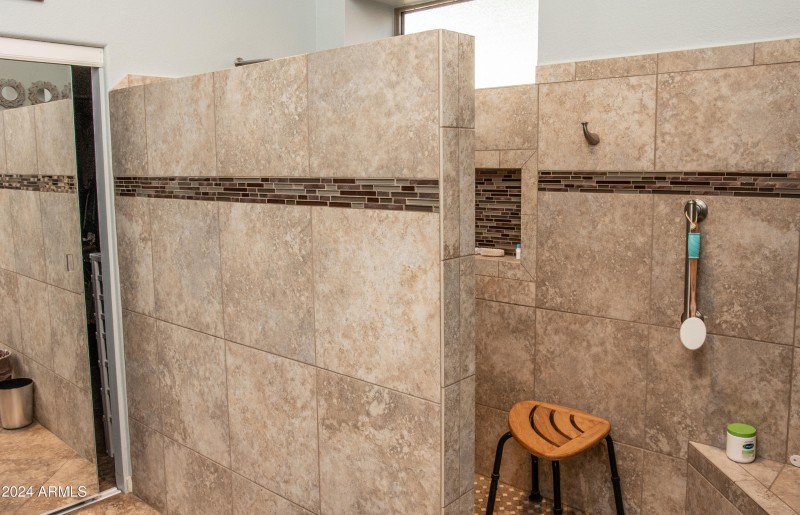 WALK-IN SHOWER