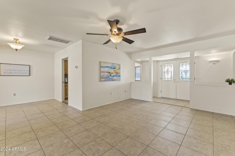 LIVING/DINING ROOM