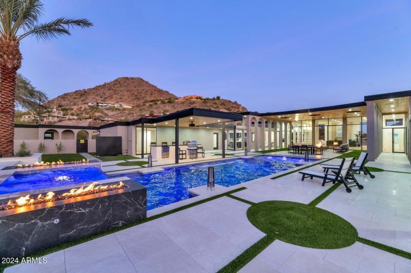 6664 N 40th St-large-044-031-6664 N 40th