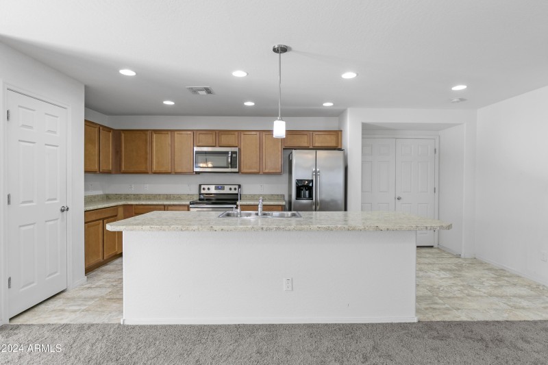 18 - Kitchen