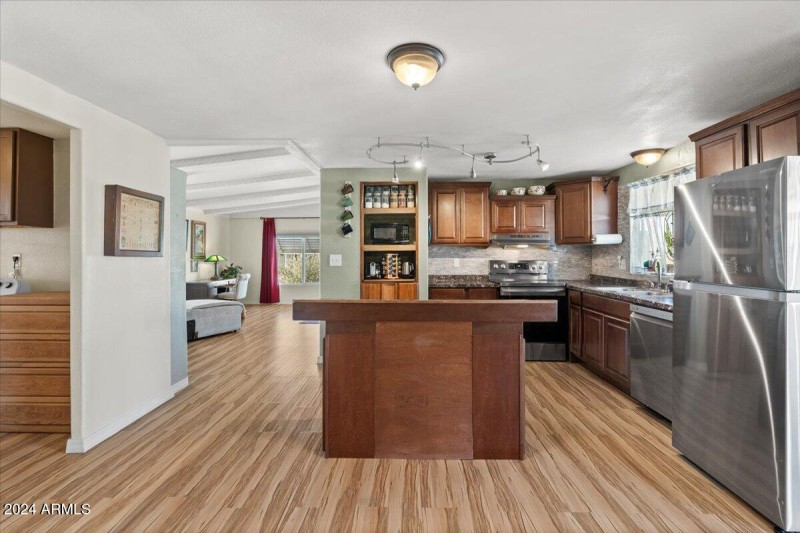 10-Kitchen