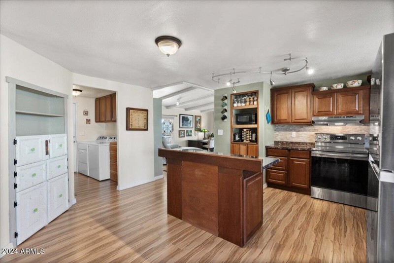 11-Kitchen