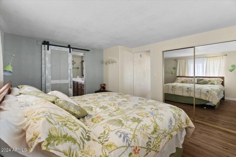 21-Primary bedroom