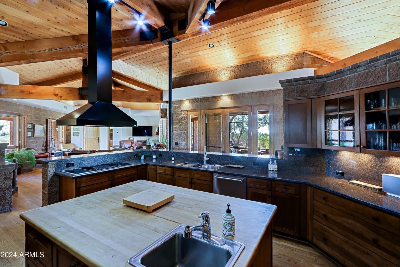 Kitchen 4