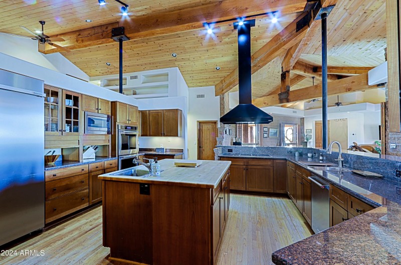 Kitchen 8