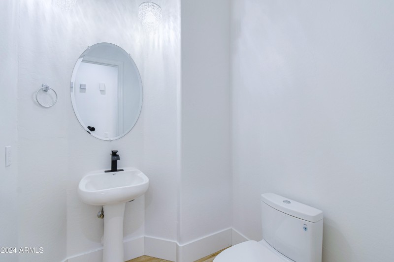 Half Hall Bath