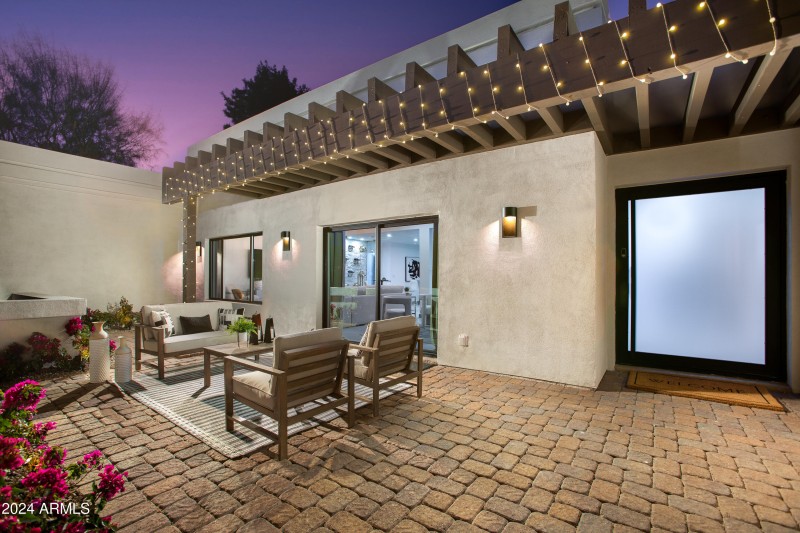 FRONT COURTYARD