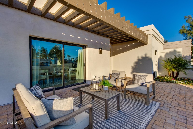 FRONT COURTYARD