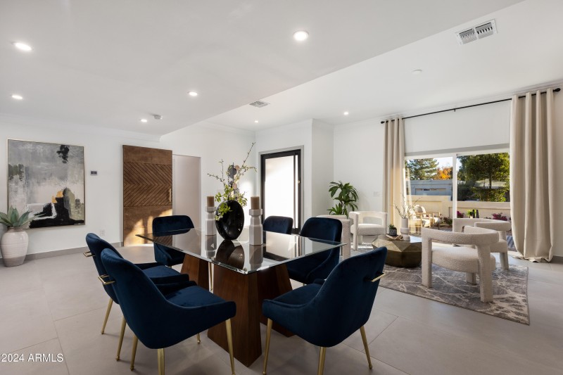 FORMAL DINNG ROOM