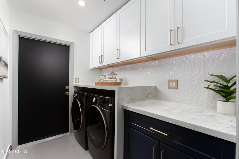 INSIDE LAUNDRY