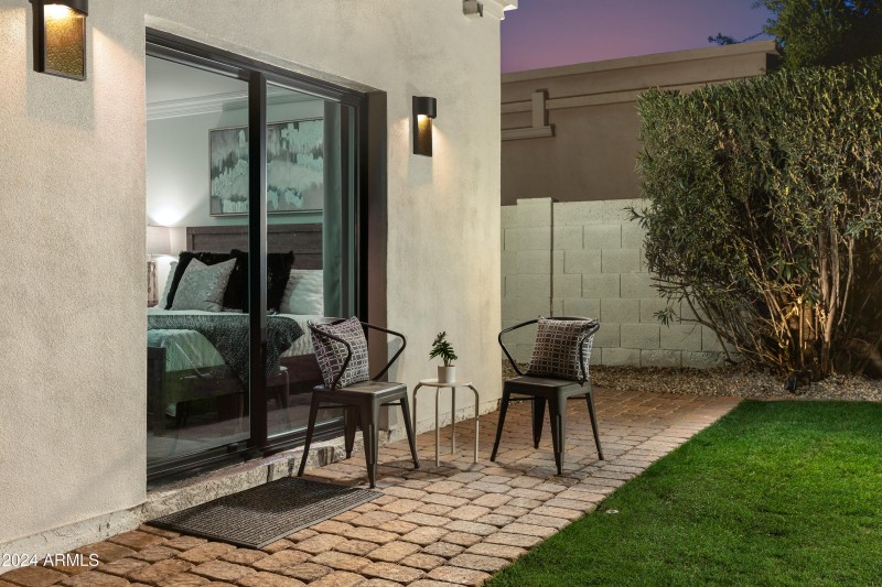 PRIVATE PATIO