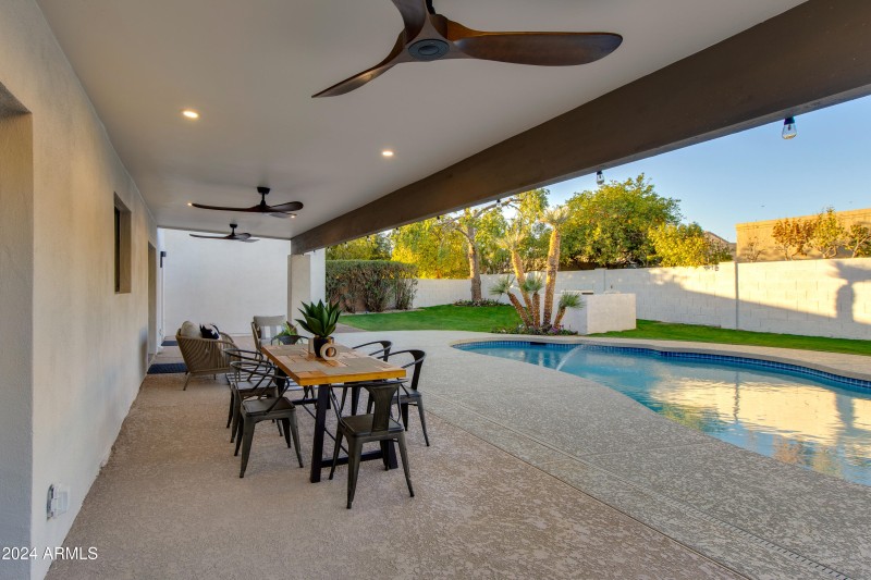 COVERED TERRACE
