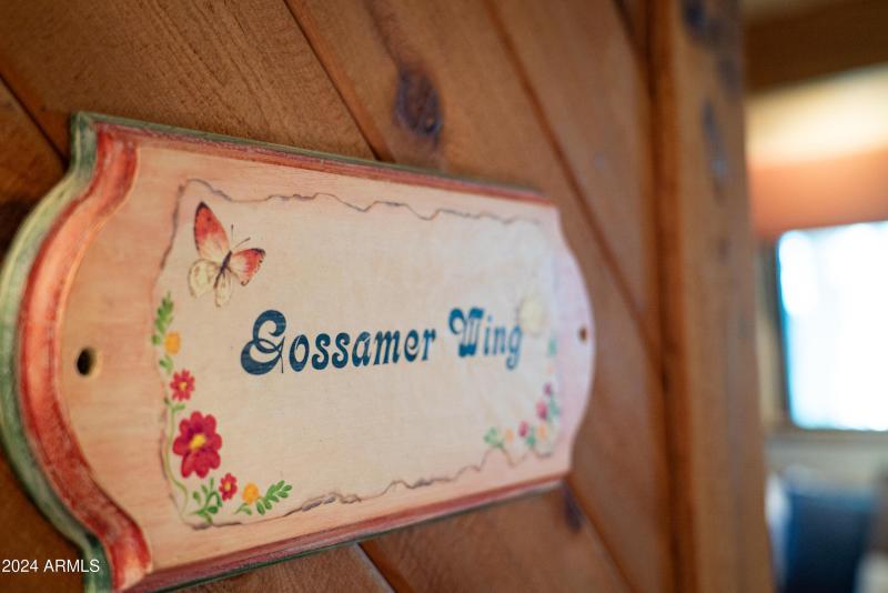 JL_3875NStagecoachRd-GossamerWing-02