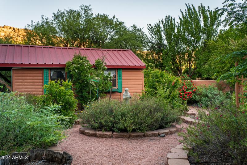 JL_3875NStagecoachRd-GardenPoolDock-13