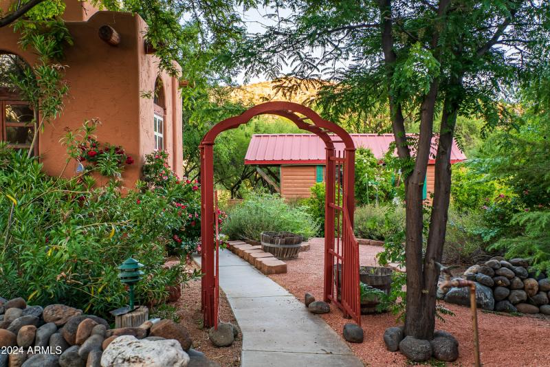 JL_3875NStagecoachRd-GardenPoolDock-12