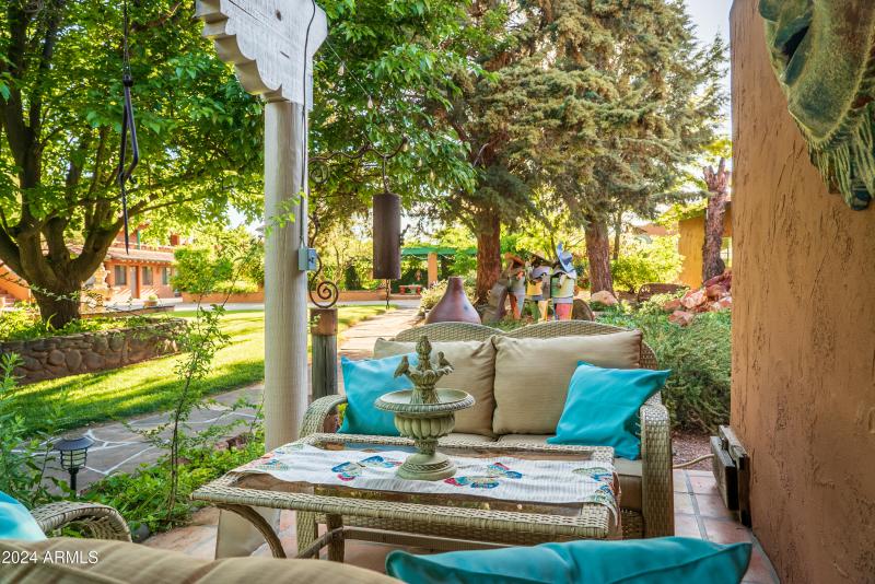 JL_3875NStagecoachRd-Home&Lawn-13