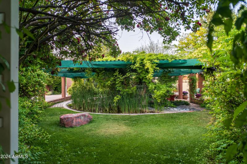 JL_3875NStagecoachRd-Home&Lawn-02