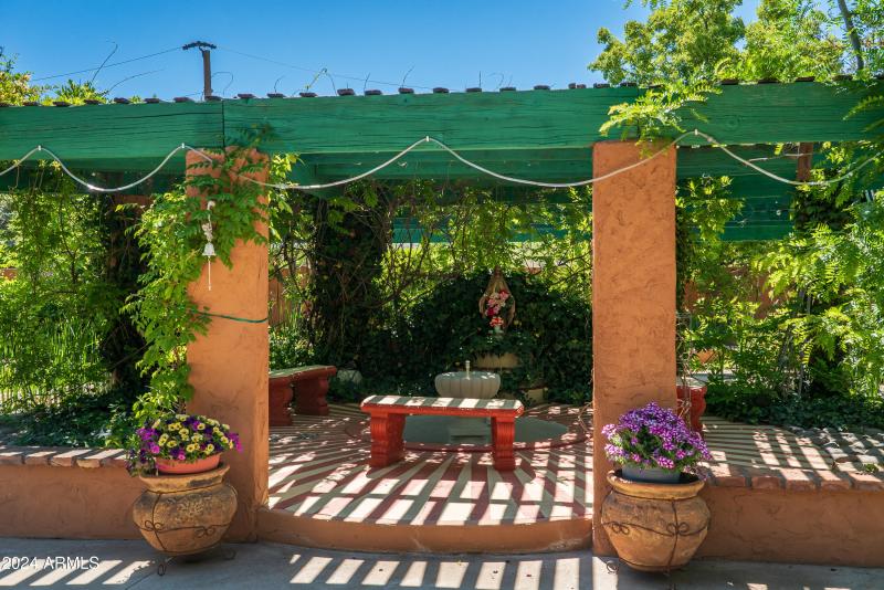 JL_3875NStagecoachRd-Home&Lawn-01