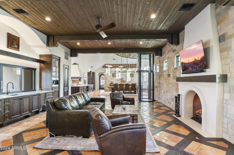 33-Family Room