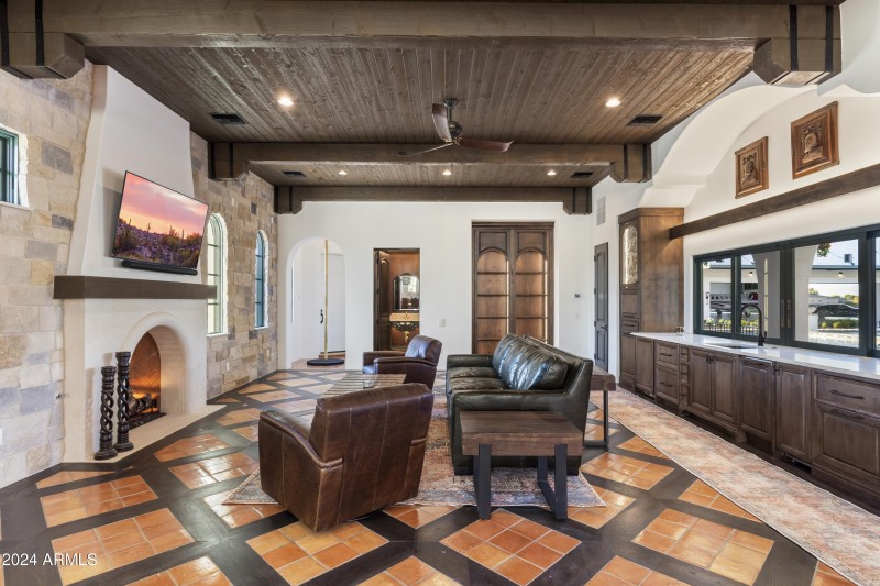 34-Family Room