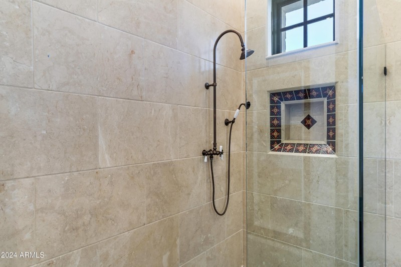 83-2-Bathroom