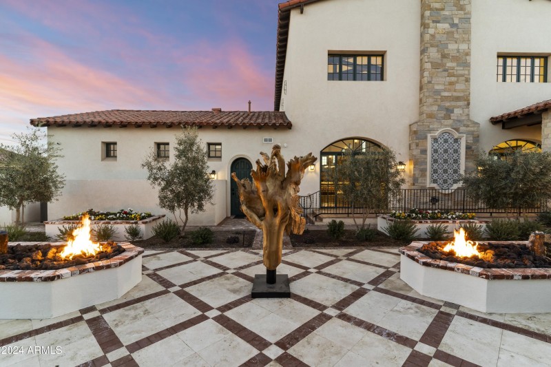 84-Courtyard