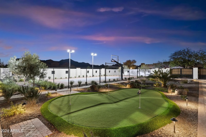 215-Putting Green