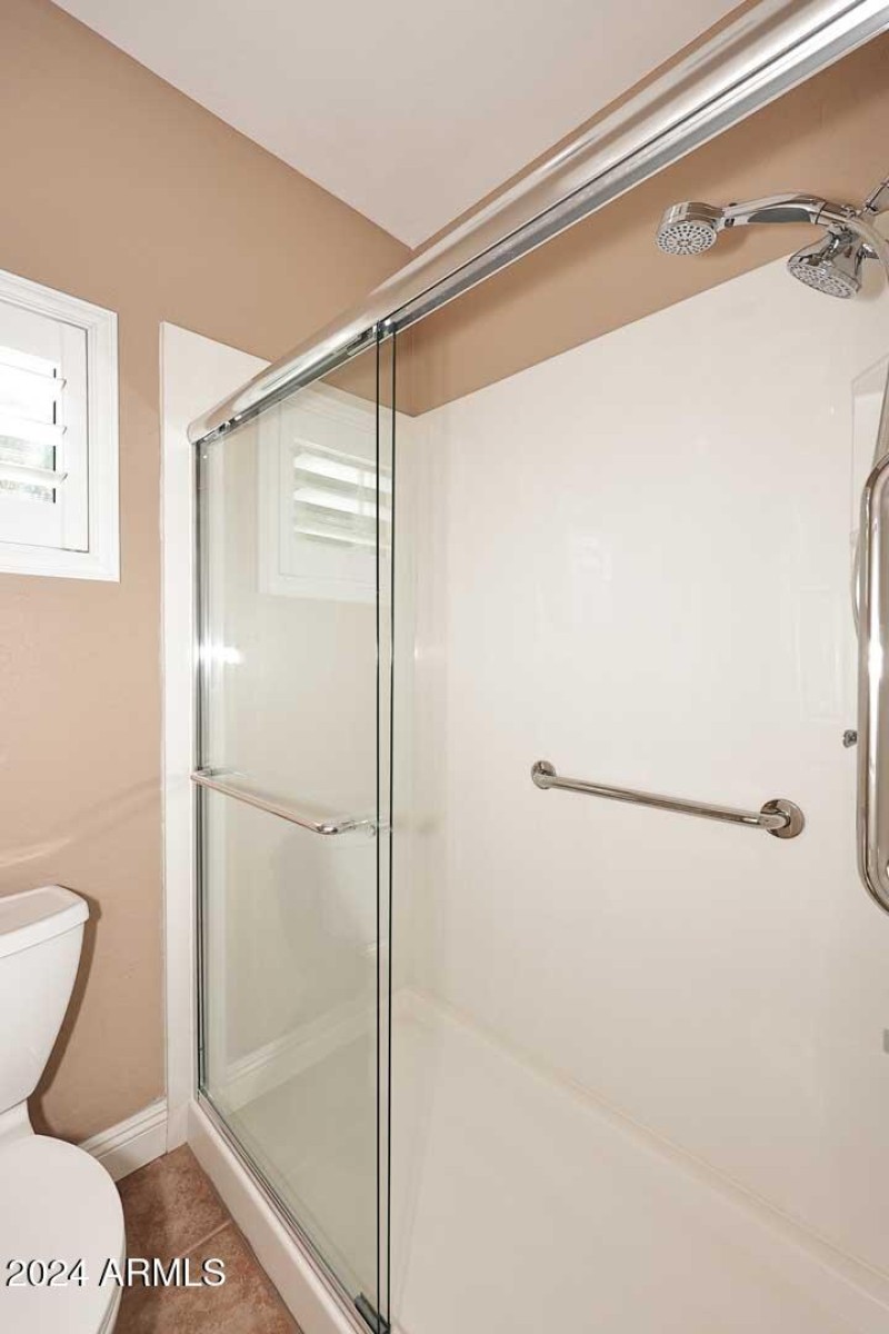 Adjoining Bath-Shower