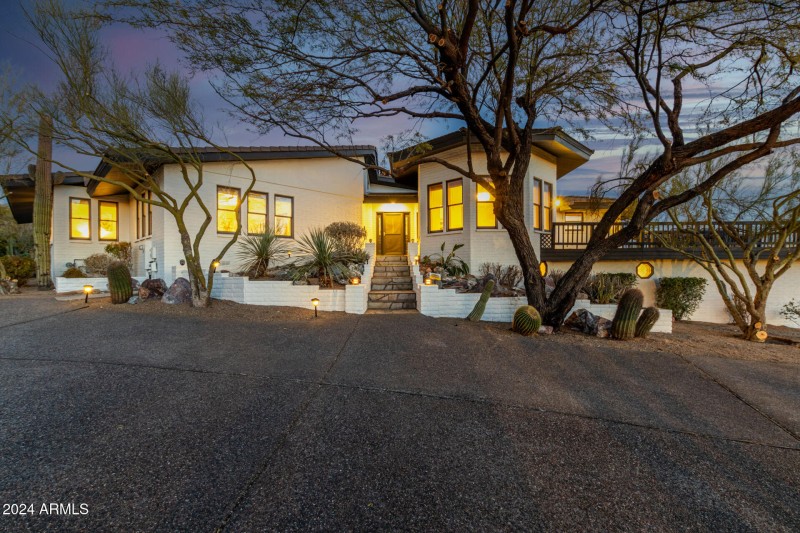 1300 E Stagecoach Pass Carefree AZ