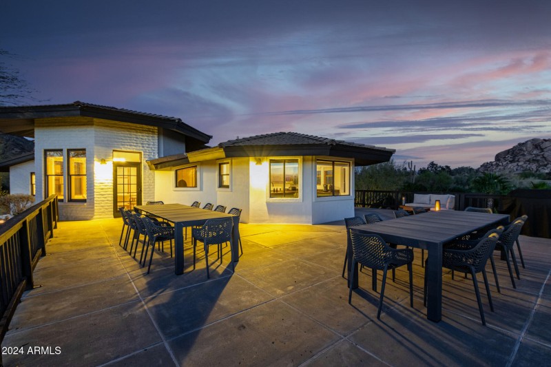 Outdoor Dining with AZ Sunsets