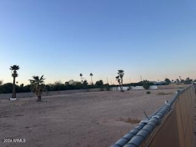 Current Lot photo 1