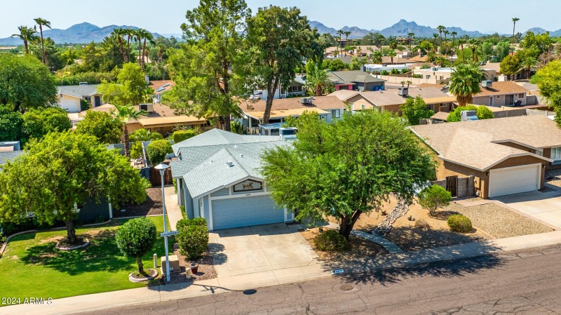 6819 E Grandview Dr-39