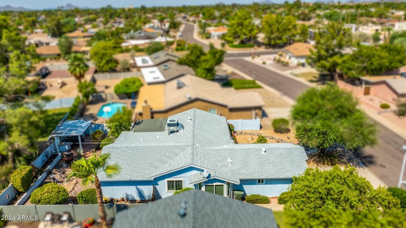 6819 E Grandview Dr-40