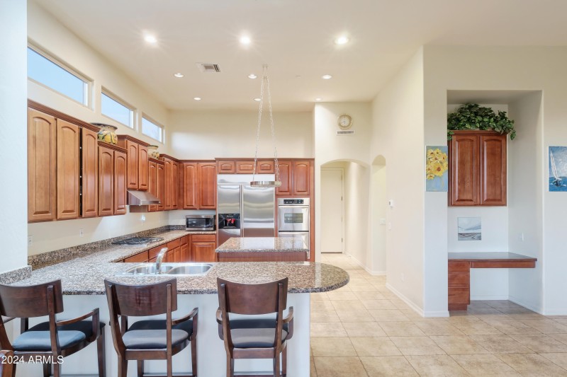 14_11157 E Greenway Rd