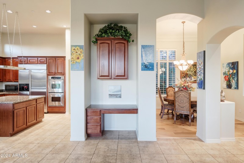 15_11157 E Greenway Rd