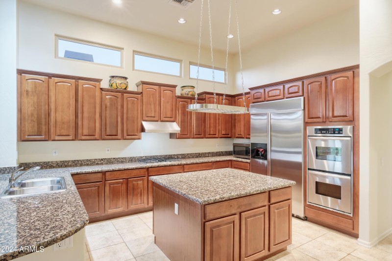 17_11157 E Greenway Rd