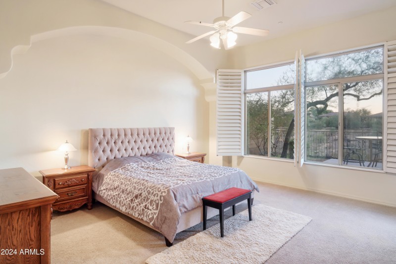 19_11157 E Greenway Rd