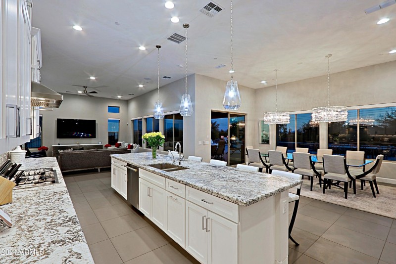 Kitchen 11