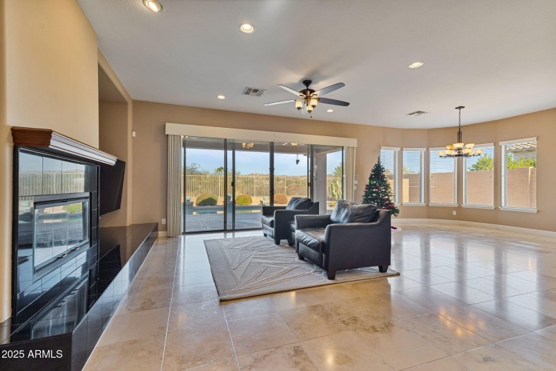 11-web-or-mls-Done Interior-18