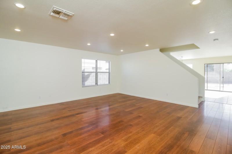 004-photo-living-room-14231680