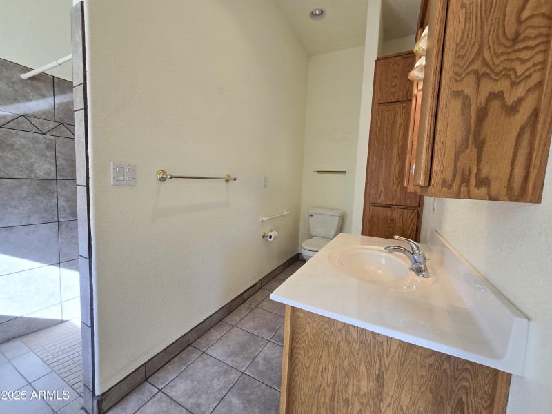 Front Bedroom Bath