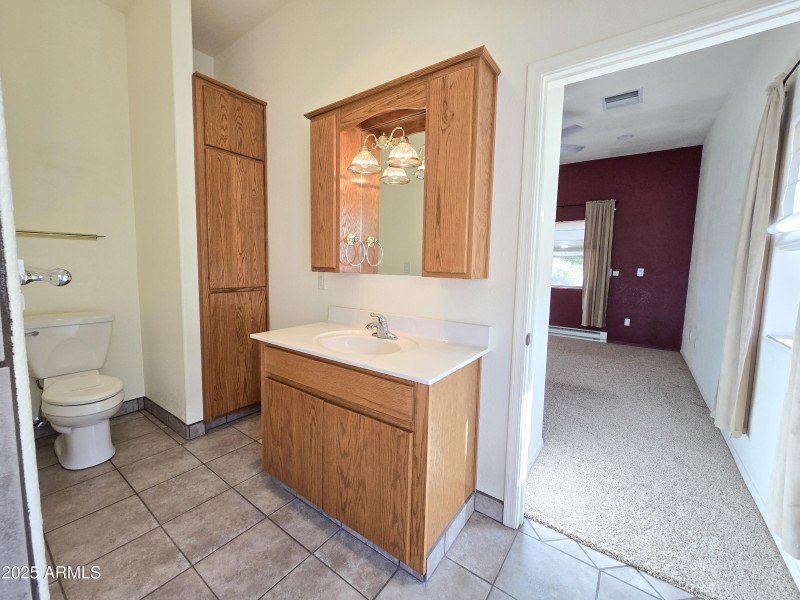 Front Bedroom Bath
