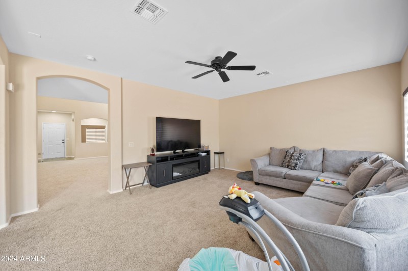 5677 s 239th dr buckeye, az 85326-31