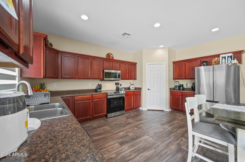 5677 s 239th dr buckeye, az 85326-42