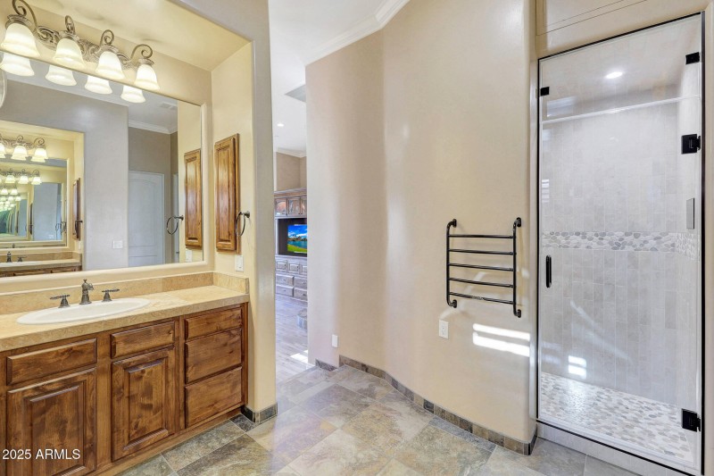 Shower with Towel Rack