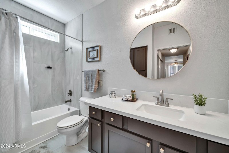 2nd Bathroom
