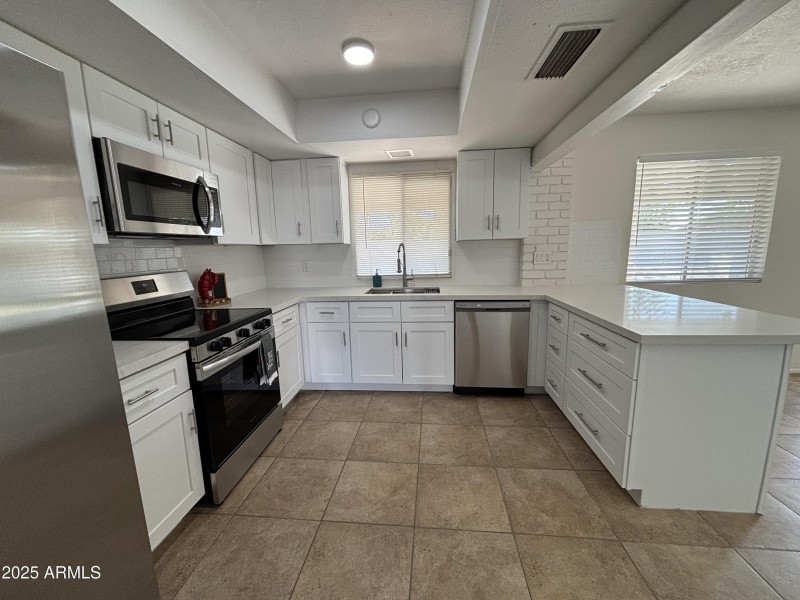 New Kitchen & Appliances