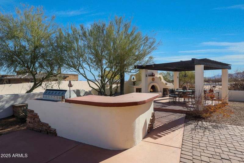 Outdoor Cooking w/ Bar
