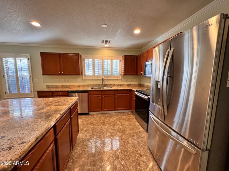 F Kitchen 1
